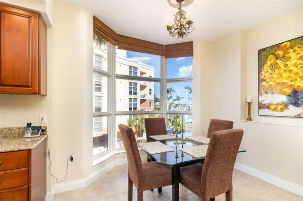 Palmetto, FL 34221,615 RIVIERA DUNES WAY #208