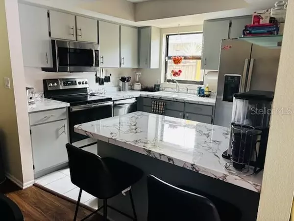 Sarasota, FL 34231,2926 EDGEWOOD LN