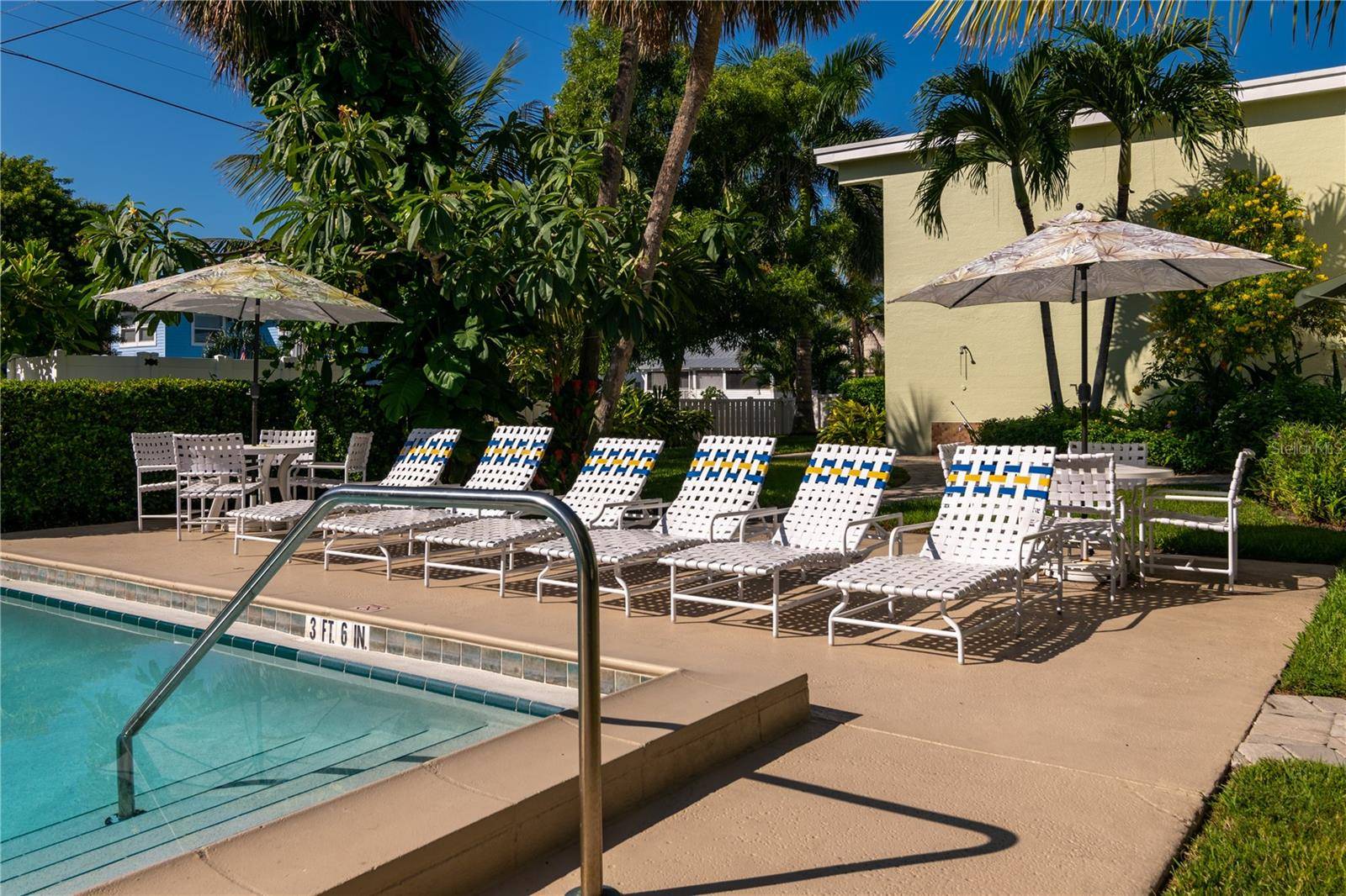 3000 GULF DR #3, Holmes Beach, FL 34217