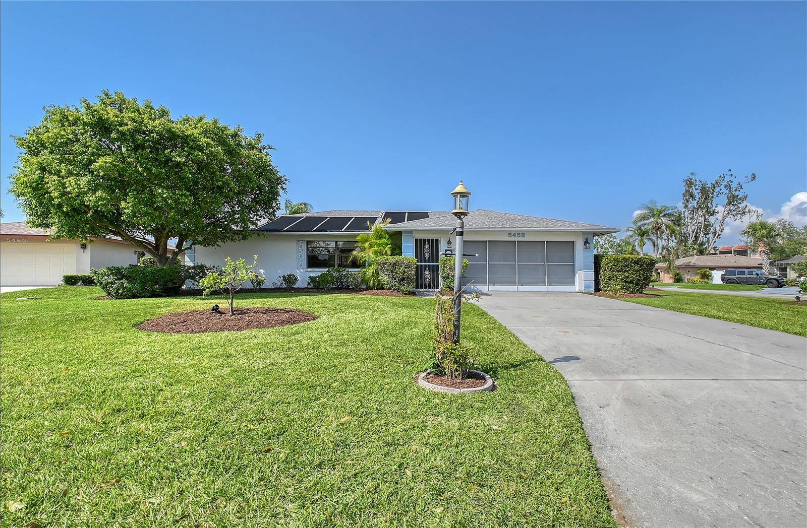 5458 CREEPING HAMMOCK CIR, Sarasota, FL 34231