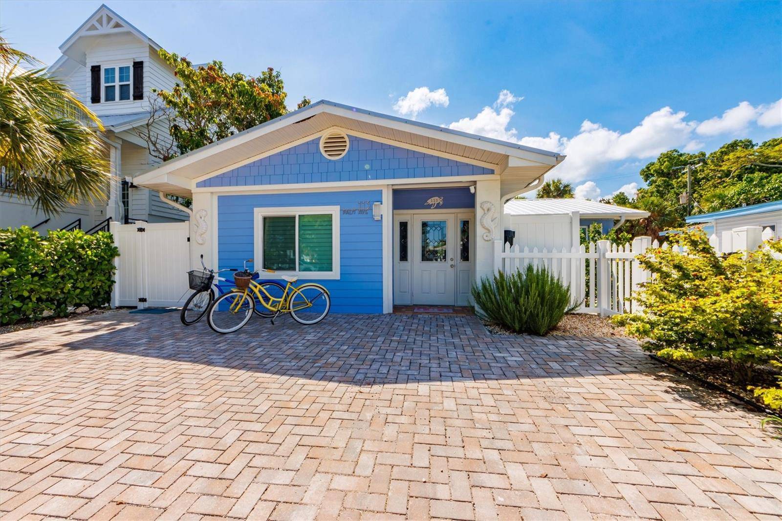 Anna Maria, FL 34216,113 PALM AVE