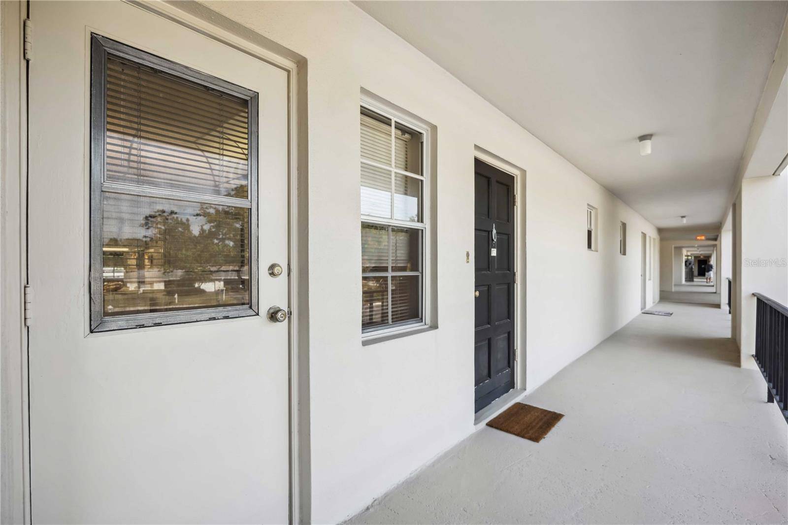 Sarasota, FL 34243,7461 W COUNTRY CLUB DR N #207