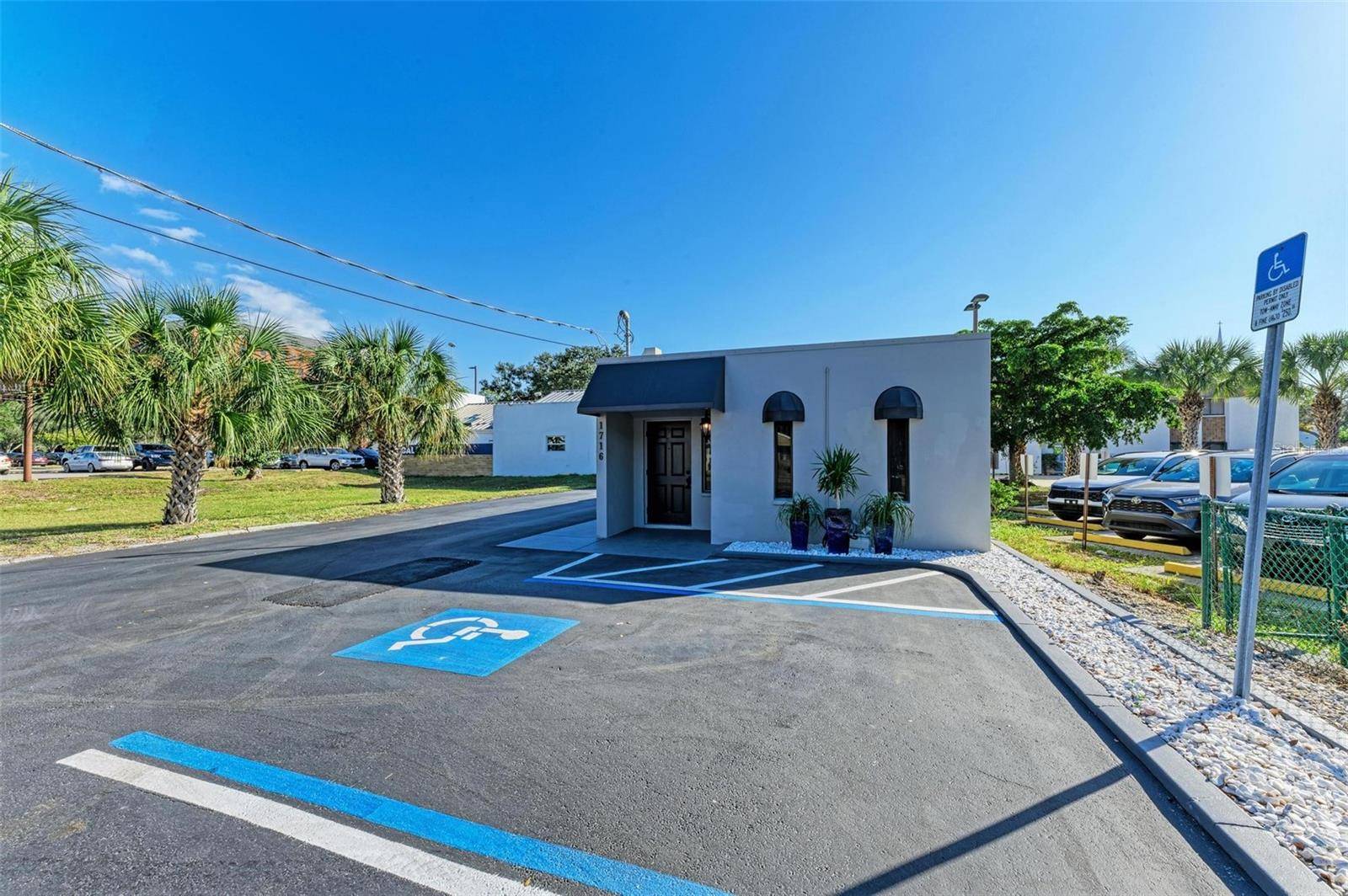 Sarasota, FL 34236,1716 FRUITVILLE RD