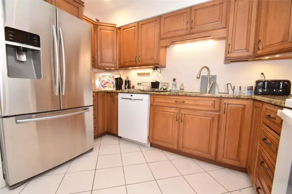 Sarasota, FL 34231,1512 PELICAN POINT DR #BA264