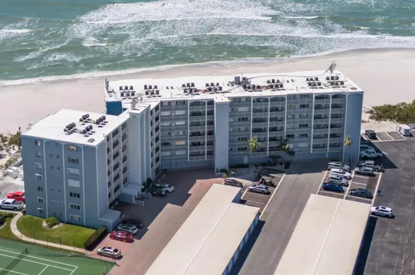 Holmes Beach, FL 34217,5300 GULF DR #204
