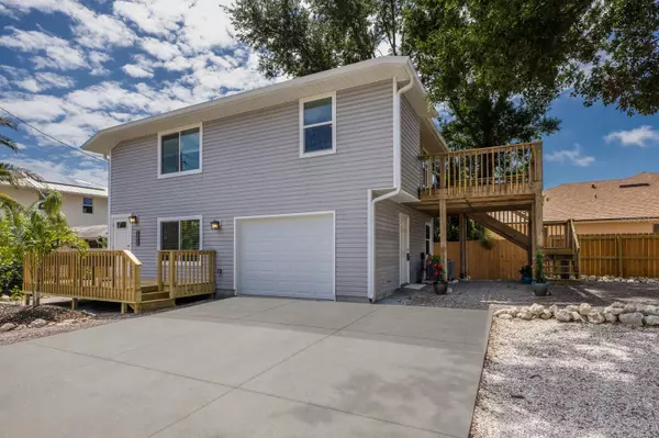 3356 MAIDEN LN, Sarasota, FL 34231