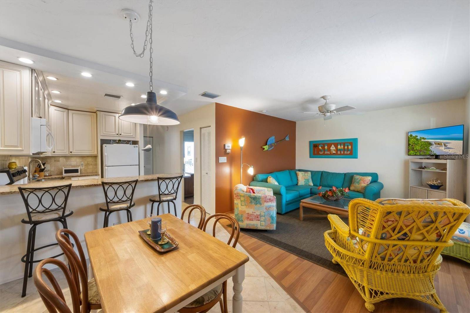 Bradenton Beach, FL 34217,117 7TH ST N #35