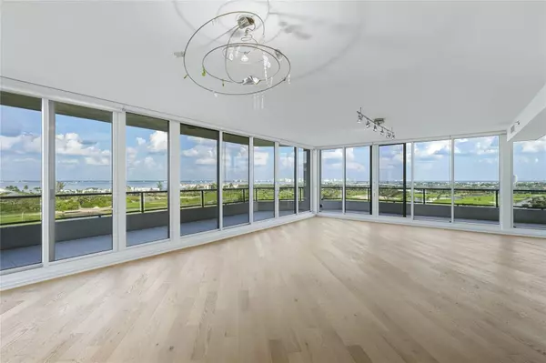 Longboat Key, FL 34228,545 SANCTUARY DR #B806