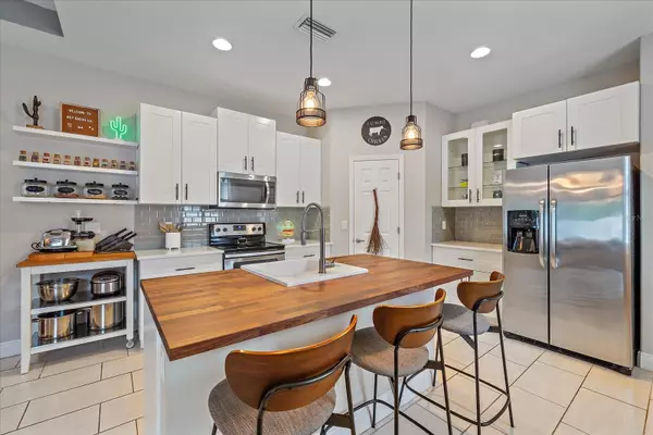 Sarasota, FL 34232,867 BACON AVE