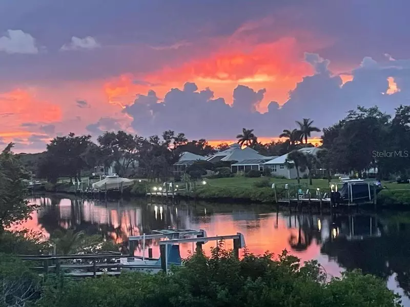 904 LUCILLE AVE, Nokomis, FL 34275