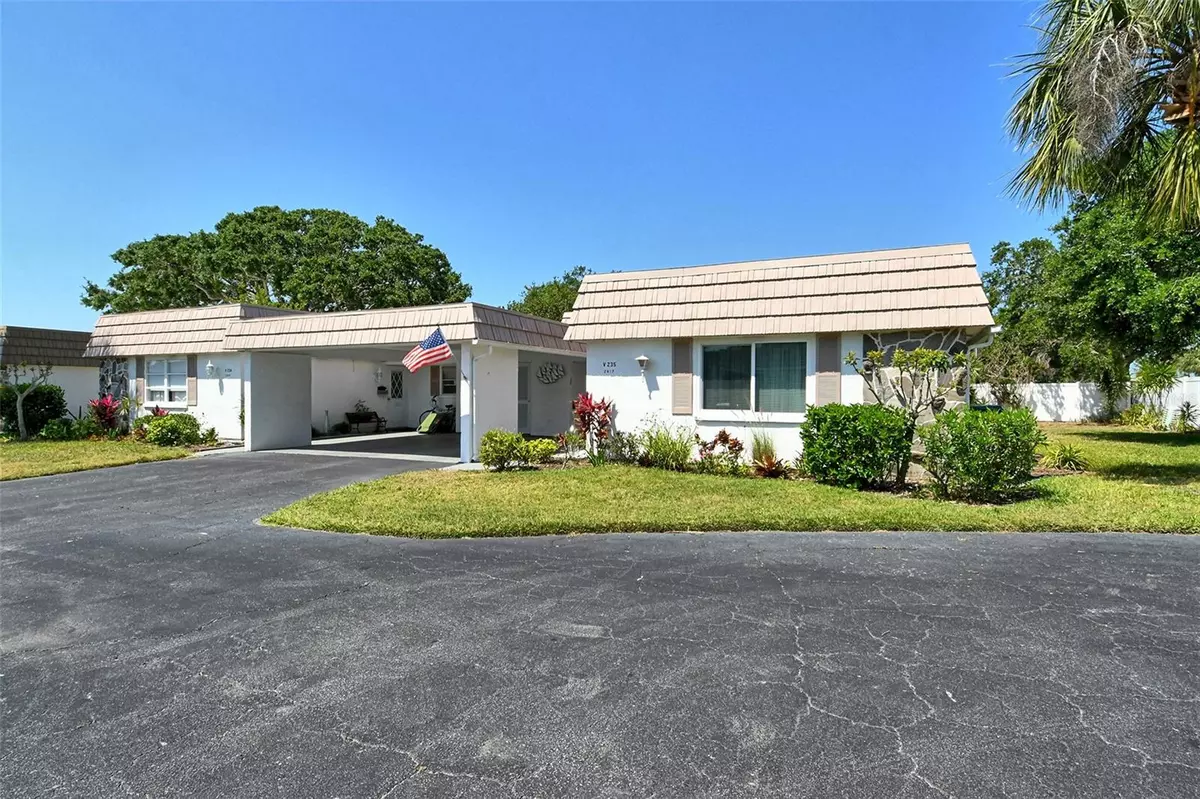 Sarasota, FL 34231,2417 RIVERBLUFF Pkwy #235