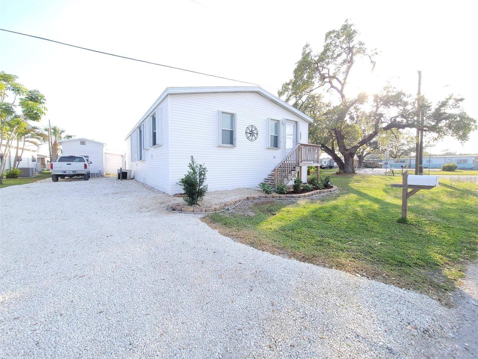 Palmetto, FL 34221,330 3RD STREET DR W