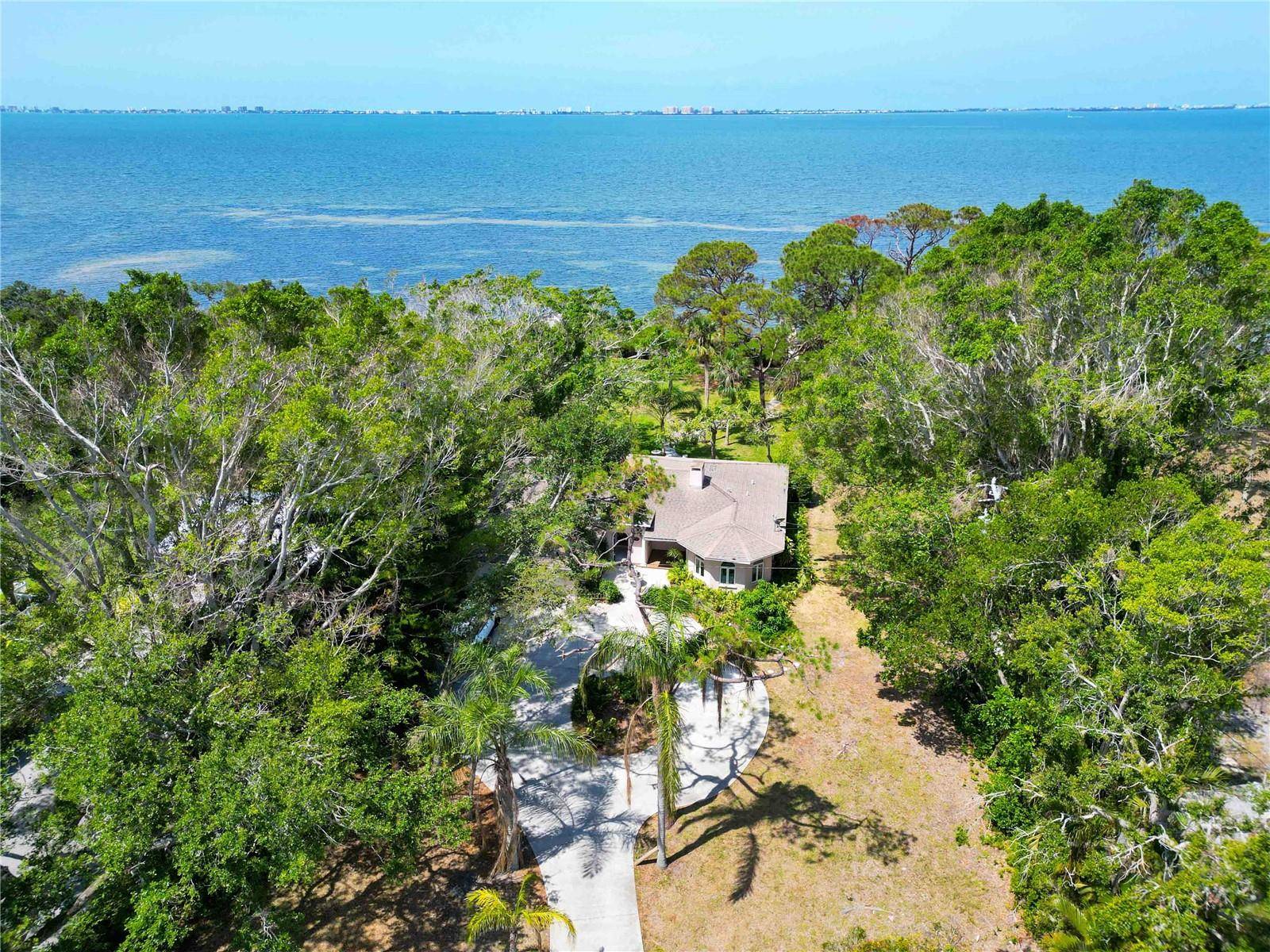7620 WESTMORELAND DR, Sarasota, FL 34243
