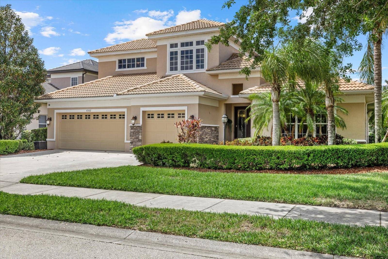 6532 COOPERS HAWK CT,  Lakewood Ranch,  FL 34202
