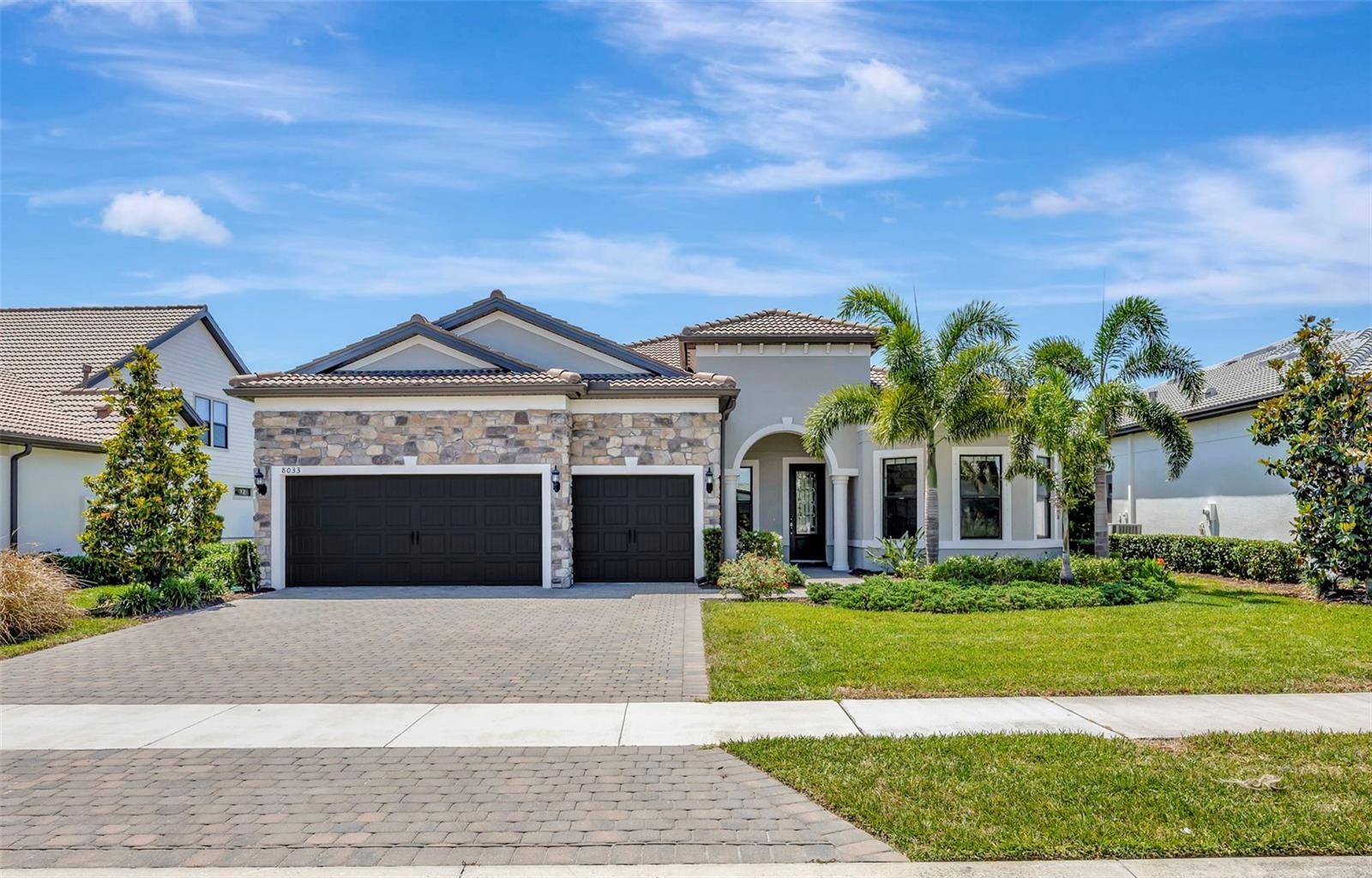 Sarasota, FL 34240,8033 GRANDE SHORES DR