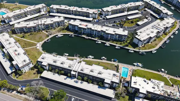 Longboat Key, FL 34228,4380 EXETER DR #H202