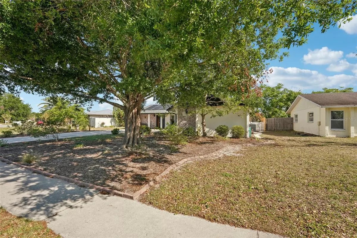 Sarasota, FL 34232,5728 WHISTLEWOOD CIR