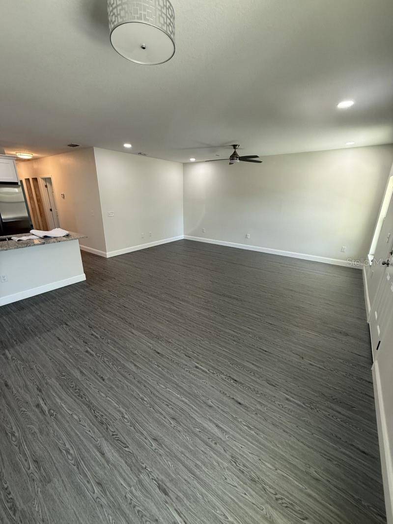 Tampa, FL 33604,8810 1/2 N MULBERRY ST