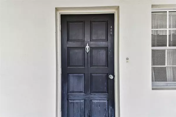 Sarasota, FL 34243,7461 W COUNTRY CLUB DR N #408