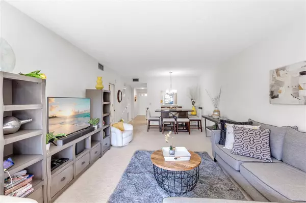 Sarasota, FL 34231,7218 CLOISTER DR #7218