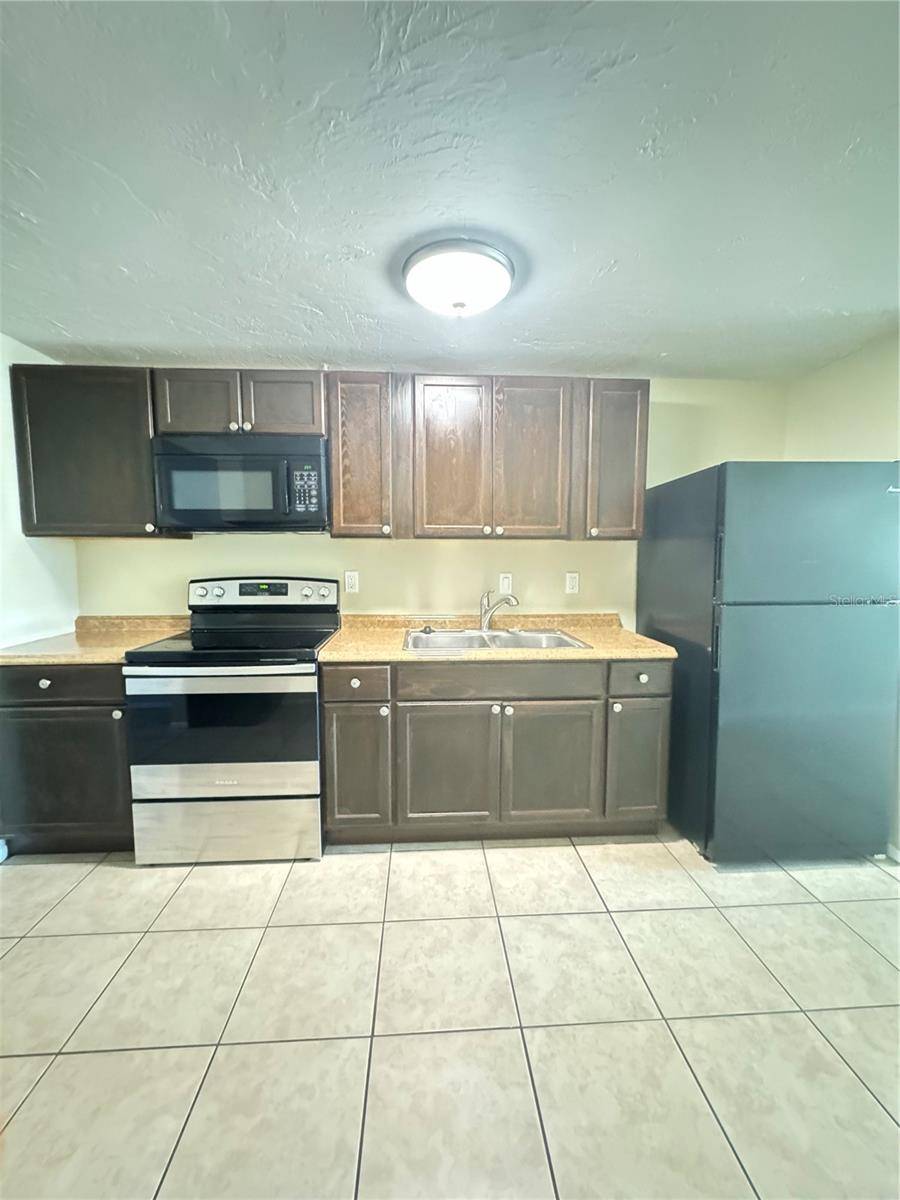 Bradenton, FL 34209,4110 79TH ST W
