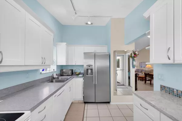 Bradenton, FL 34209,801 WATERSIDE LN