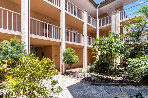 Sarasota, FL 34232,1540 GLEN OAKS DR E #B225