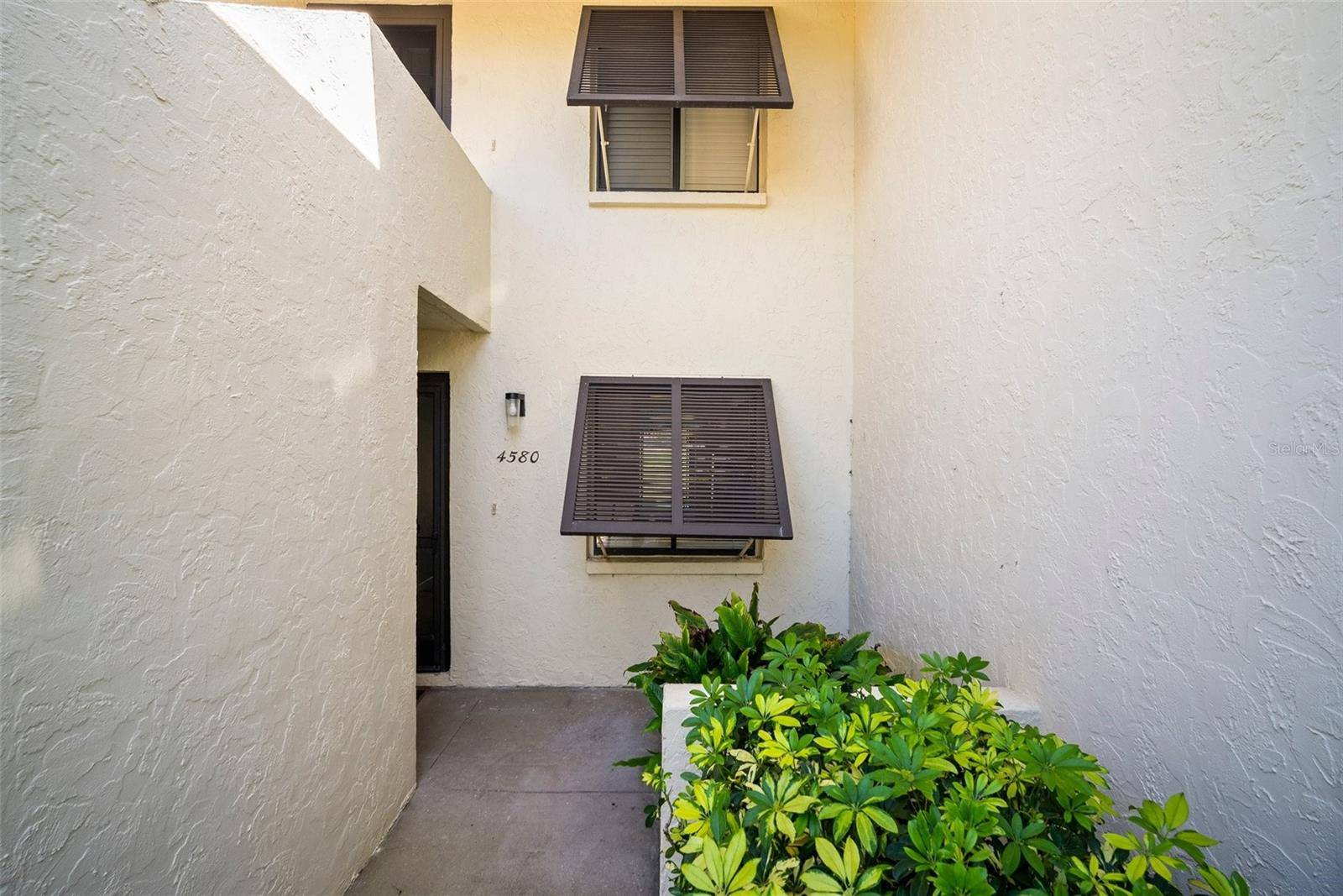 Sarasota, FL 34235,4580 LONGWATER #61