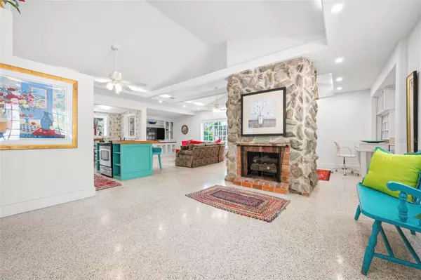 Sarasota, FL 34234,528 45TH ST