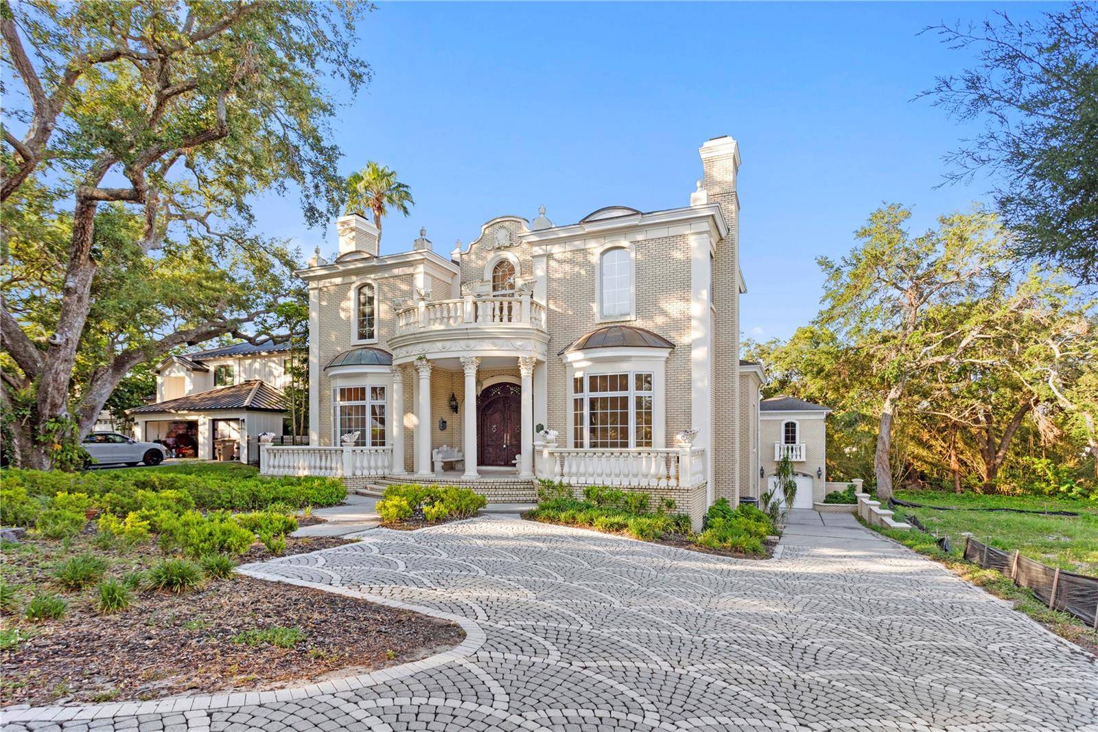 1577 ALEXANDER RD, Belleair, FL 33756