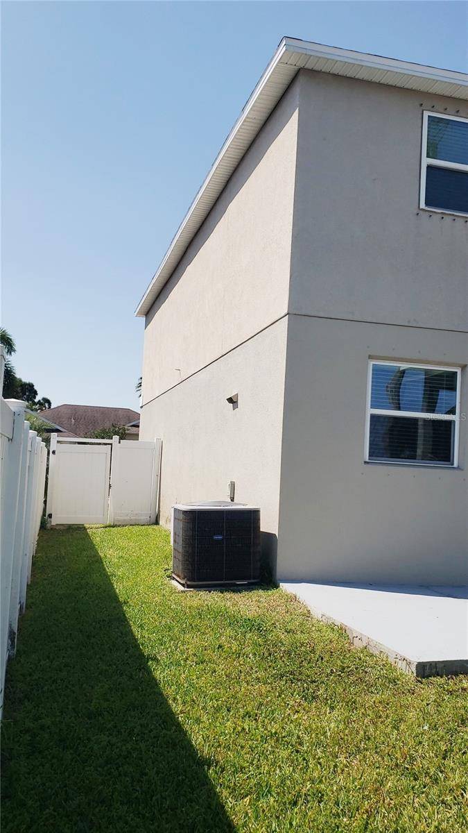 Bradenton, FL 34203,215 63RD DR E