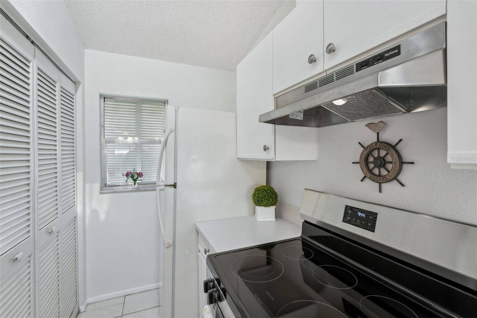Sarasota, FL 34234,5382 ROYAL PALM AVE #5382