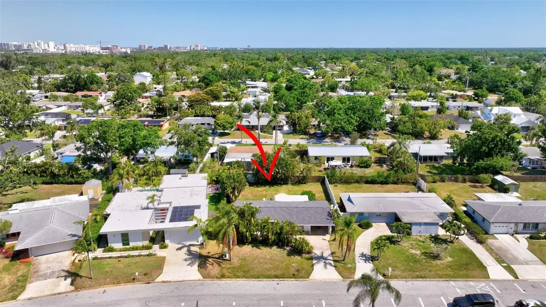 2307 VALENCIA DR, Sarasota, FL 34239