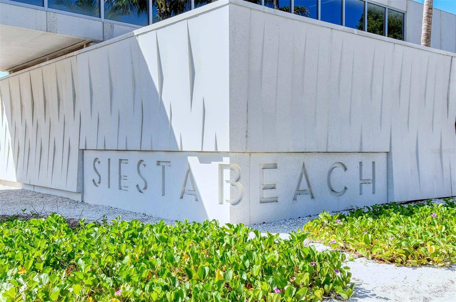Sarasota, FL 34242,777 BEACH RD #1B