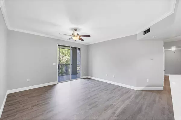 Sarasota, FL 34235,5691 BENTGRASS DR #15-101