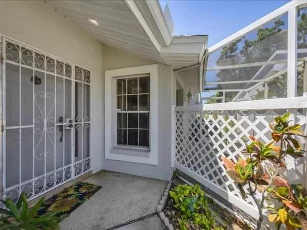 Sarasota, FL 34243,7724 PALM AIRE LN