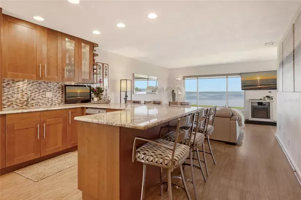 Longboat Key, FL 34228,4800 GULF OF MEXICO DR #205