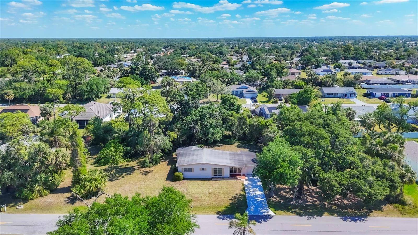 Port Charlotte, FL 33952,2538 LAKESHORE CIR