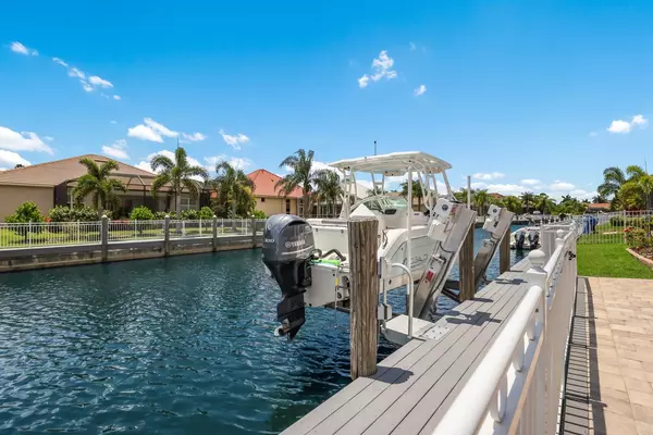 Bradenton, FL 34208,569 MAST DR