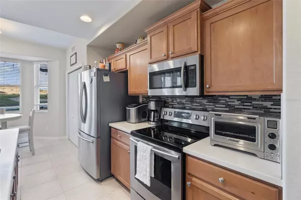 Bradenton, FL 34212,803 FAIRWAYCOVE LN #102