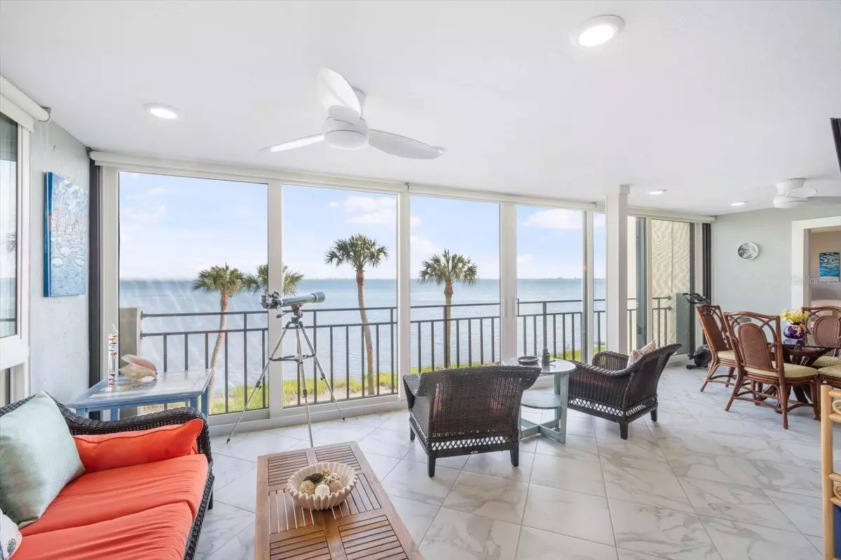 Bradenton, FL 34210,6470 MOURNING DOVE DR #201