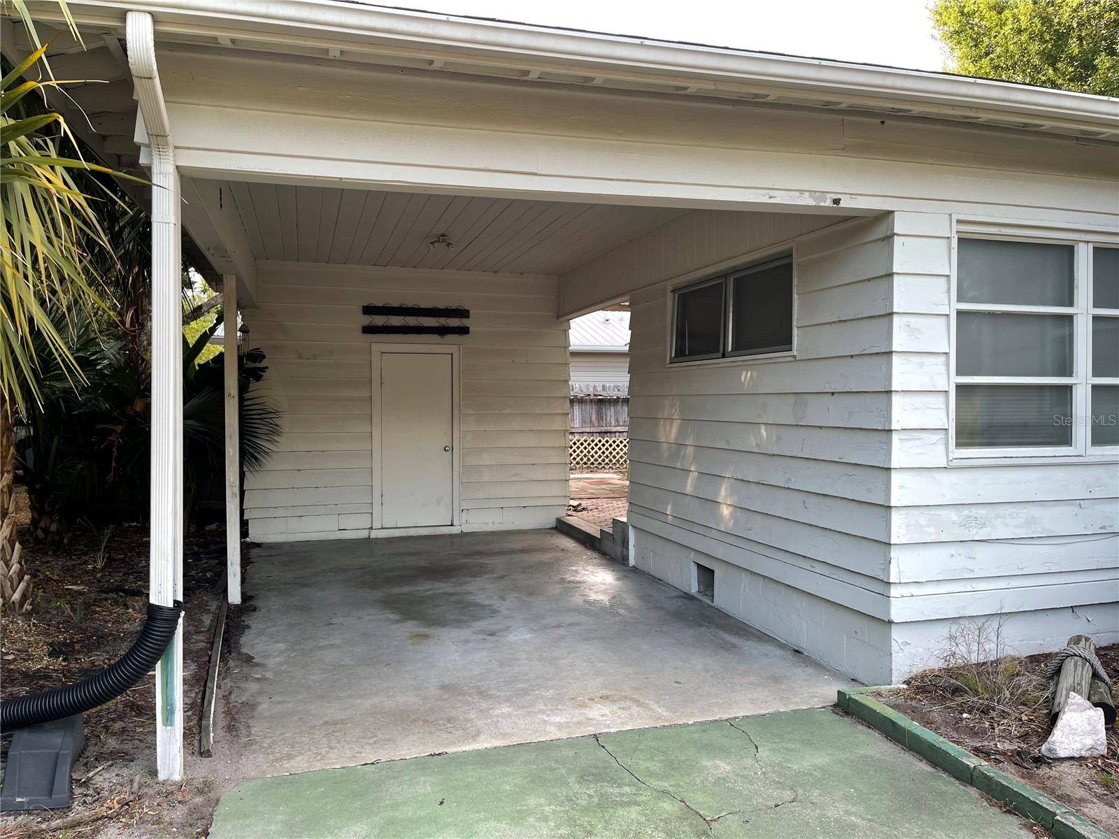 Sarasota, FL 34237,2415 PELICAN DR