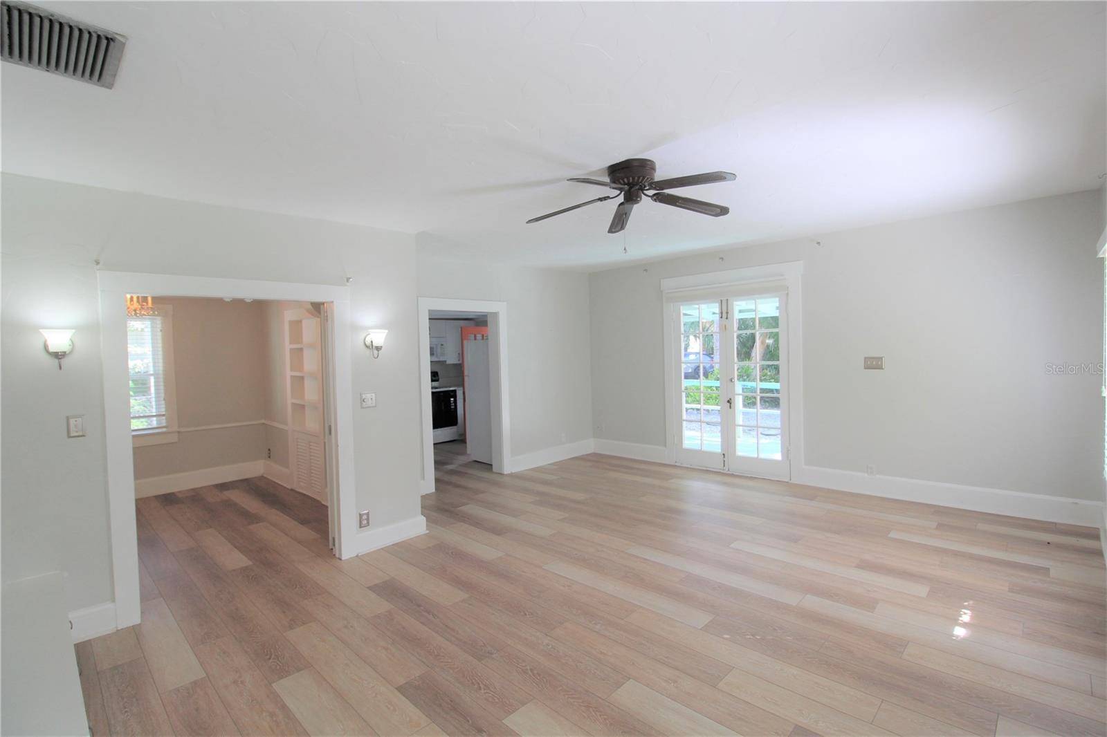Sarasota, FL 34236,1745 OAK ST
