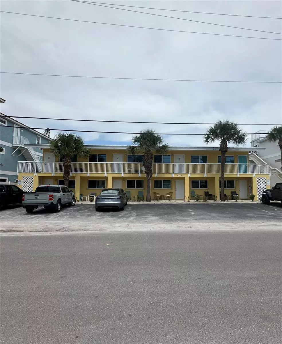 Bradenton Beach, FL 34217,2315 AVENUE C #7