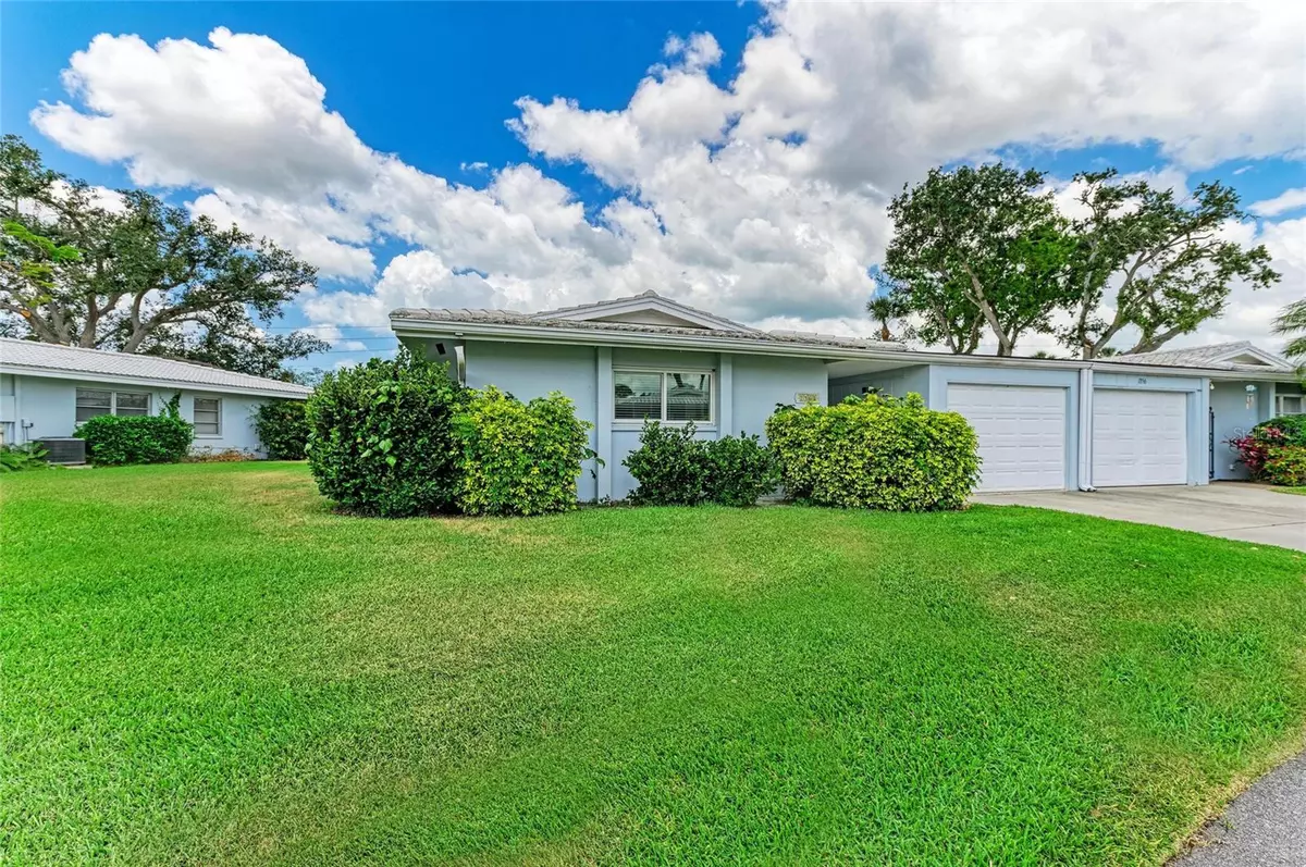 Sarasota, FL 34232,1364 WESTPORT LN #1403