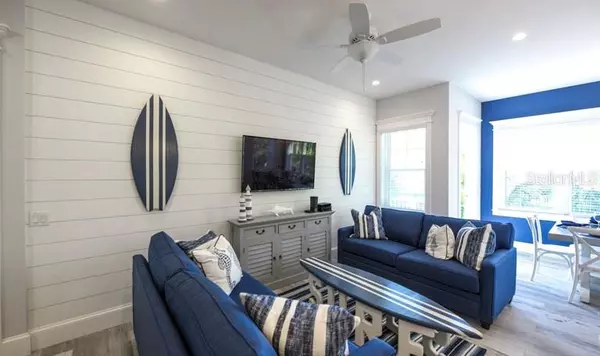 Holmes Beach, FL 34217,212 72ND