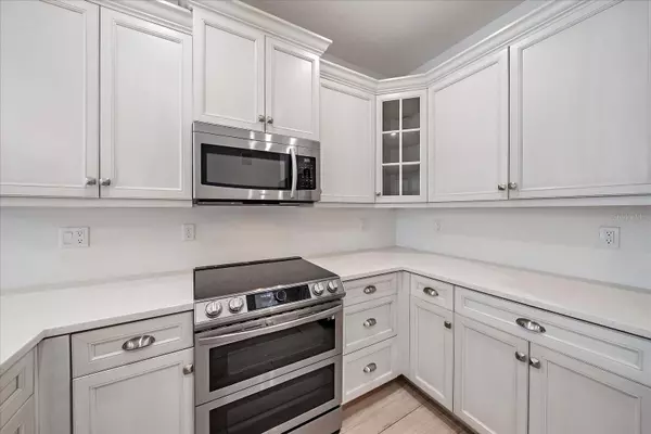 Sarasota, FL 34236,555 N ORANGE AVE #307