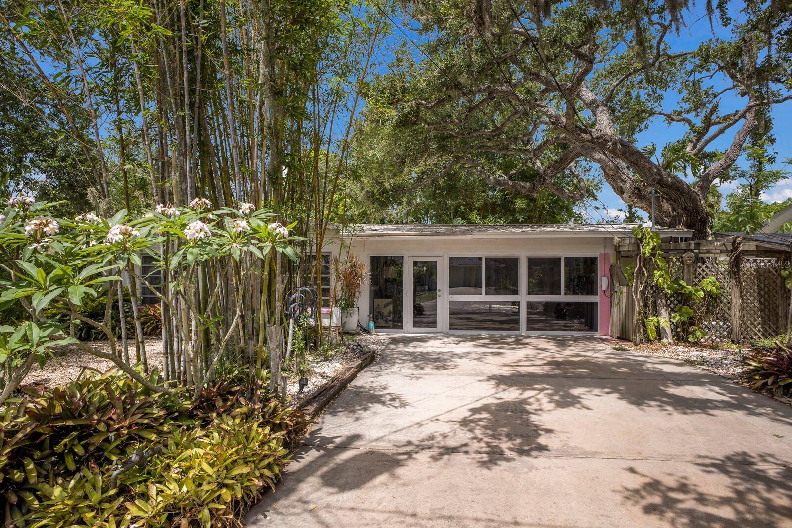 Sarasota, FL 34234,2207 HICKORY AVE
