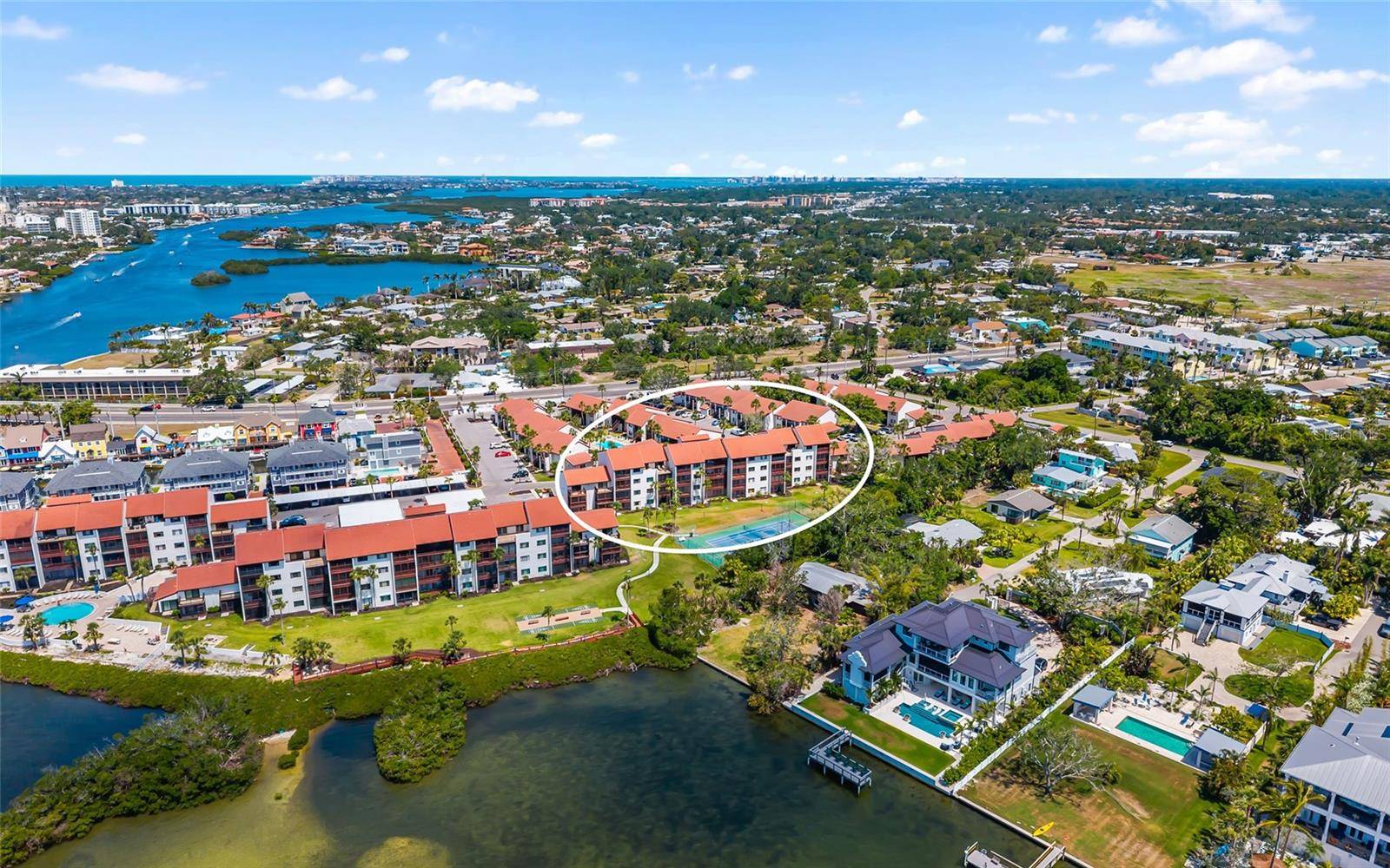 Sarasota, FL 34231,1624 STICKNEY POINT RD #204