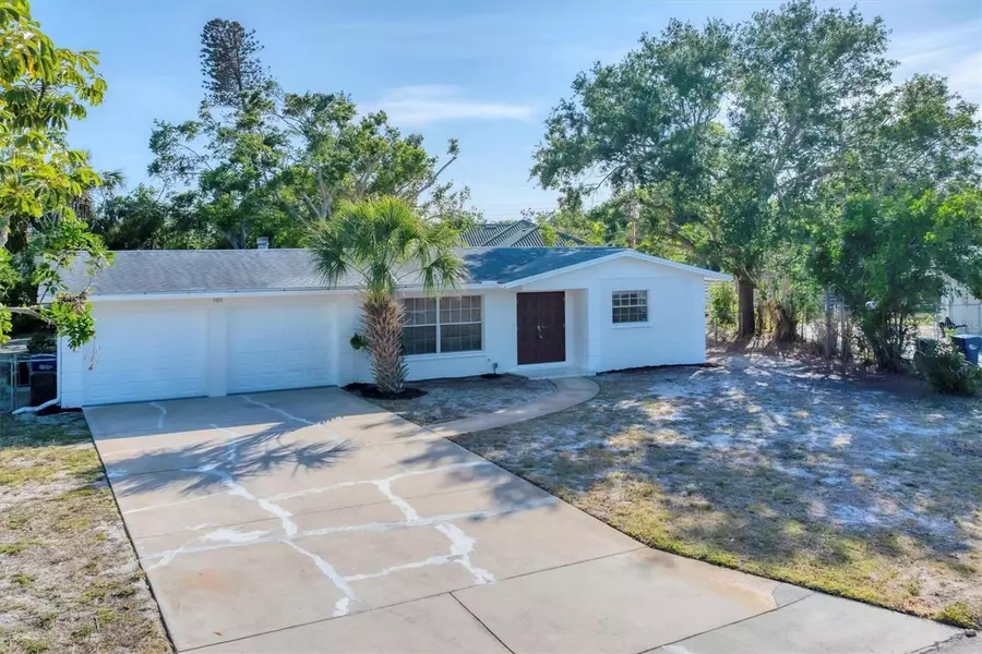 4907 4TH AVENUE CIR NW, Bradenton, FL 34209